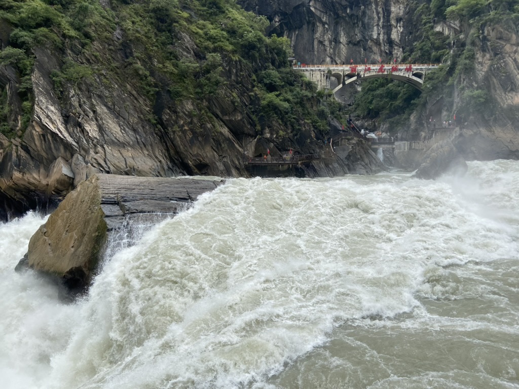 云南-虎跳峡-2